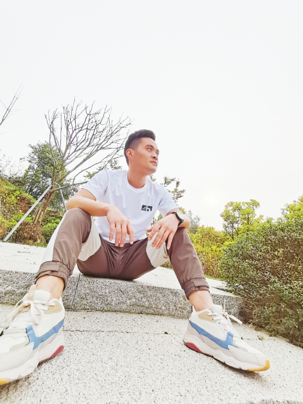 一个人，干净利落的第一张照片--建宁相亲网